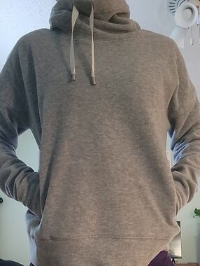 Lululemon Pullover Go FORWARD. LIGHTWEIGHT GREY